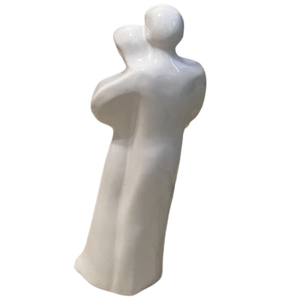 Handmade Sentimental Porcelain Family Sculpture Depicts Father Mother & Child - Picture 7 of 9